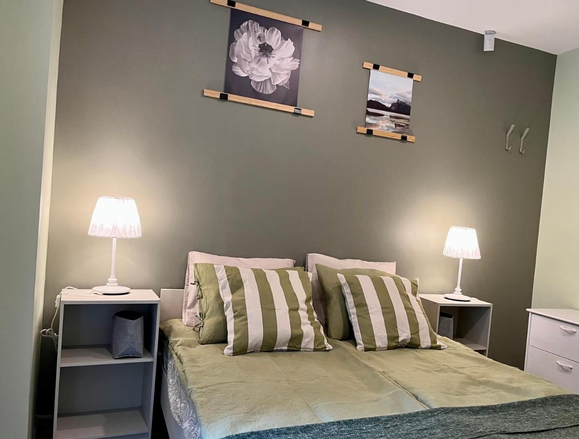 Cozy Vibes Like Home It Is Quiet Apartment With Three Bedrooms Riga Exterior photo