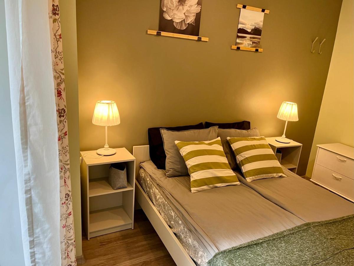 Cozy Vibes Like Home It Is Quiet Apartment With Three Bedrooms Riga Exterior photo